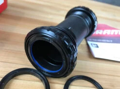 SRAM DUB BSA 68/73mm Innenlager -Reverse Verkäufe 5298377 large