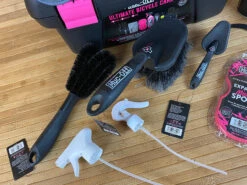 Muc-Off Muc Off Ultimate Bicycle Kit (Tool Box) Reiniger Set 14 Muc-Off Muc Off Ultimate Bicycle Kit (Tool Box) Reiniger Set -Reverse Verkäufe 5488367 large
