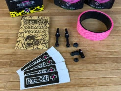 Muc-Off Muc Off Ultimate Tubeless Kit XC/Trail Tubeless Set Mit Ventilen, Milch Und Felgenband