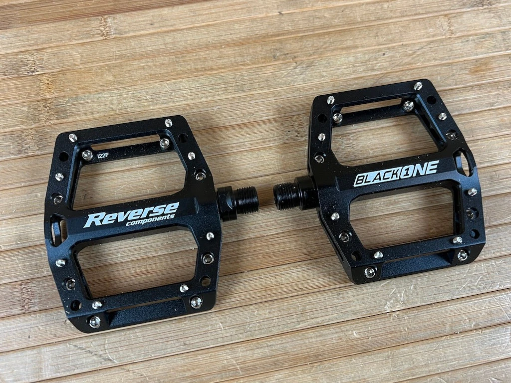 Reverse Components Black One Junior / Jr. Plattformpedale / Pedale Schwarz 4 Reverse Components Black One Junior / Jr. Plattformpedale / Pedale Schwarz – Bild 2