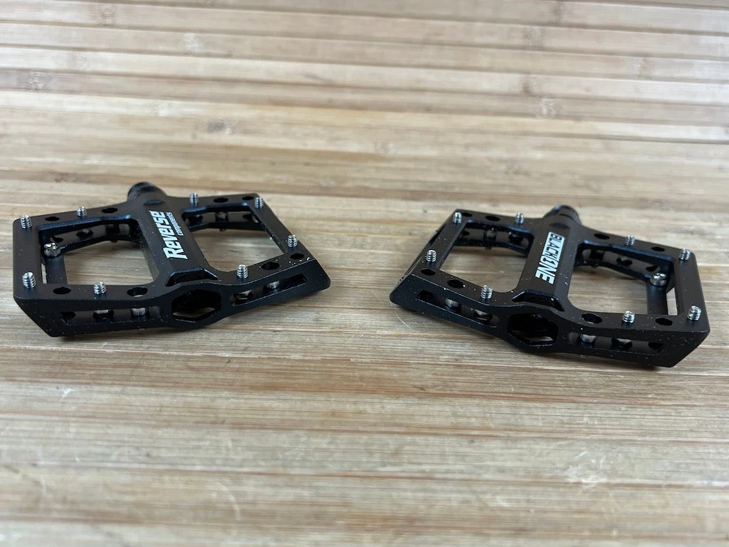 Reverse Components Black One Junior / Jr. Plattformpedale / Pedale Schwarz 7 Reverse Components Black One Junior / Jr. Plattformpedale / Pedale Schwarz – Bild 5