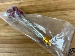 Rock-shox Rock Shox Air Shaft 160mm Lyrik Debon Air+ D1 Upgrade Kit MY23 -Reverse Verkäufe IMG 0173