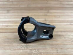 Spank Split Stem / Vorbau Gun Metal 31,8mm / 38mm -Reverse Verkäufe IMG 0207 b20a89c2 2eff 4271 8912 4dee65a9a87b