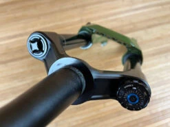 Rock-shox RockShox Lyrik Ultimate RC2 2023 Federgabel 29" / 160mm Grün / Green 18 Rock-shox RockShox Lyrik Ultimate RC2 2023 Federgabel 29" / 160mm Grün / Green -Reverse Verkäufe IMG 0242