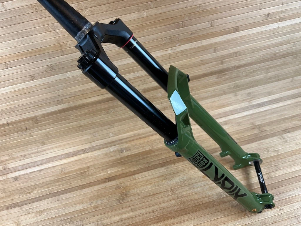 Rock-shox RockShox Lyrik Ultimate RC2 2023 Federgabel 29" / 160mm Grün / Green 5 Rock-shox RockShox Lyrik Ultimate RC2 2023 Federgabel 29" / 160mm Grün / Green – Bild 3