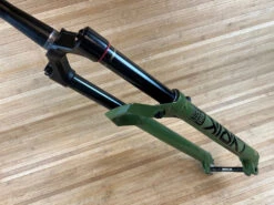 Rock-shox RockShox Lyrik Ultimate RC2 2023 Federgabel 29" / 160mm Grün / Green 24 Rock-shox RockShox Lyrik Ultimate RC2 2023 Federgabel 29" / 160mm Grün / Green -Reverse Verkäufe IMG 0245 f70b9c3c 0f68 42b0 a93b 9cc106146e65