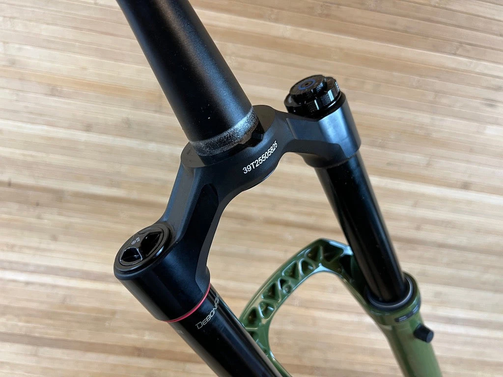 Rock-shox RockShox Lyrik Ultimate RC2 2023 Federgabel 29" / 160mm Grün / Green 10 Rock-shox RockShox Lyrik Ultimate RC2 2023 Federgabel 29" / 160mm Grün / Green – Bild 8