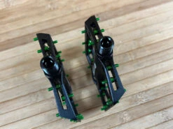 Reverse Components Black One Plattformpedale / Pedale Schwarz/hellgrün -Reverse Verkäufe IMG 0285