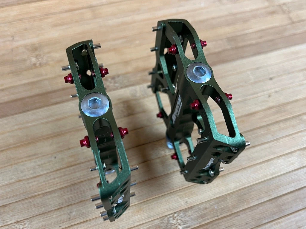 Reverse Components Escape Plattformpedale / Pedale Olive 7 Reverse Components Escape Plattformpedale / Pedale Olive – Bild 5