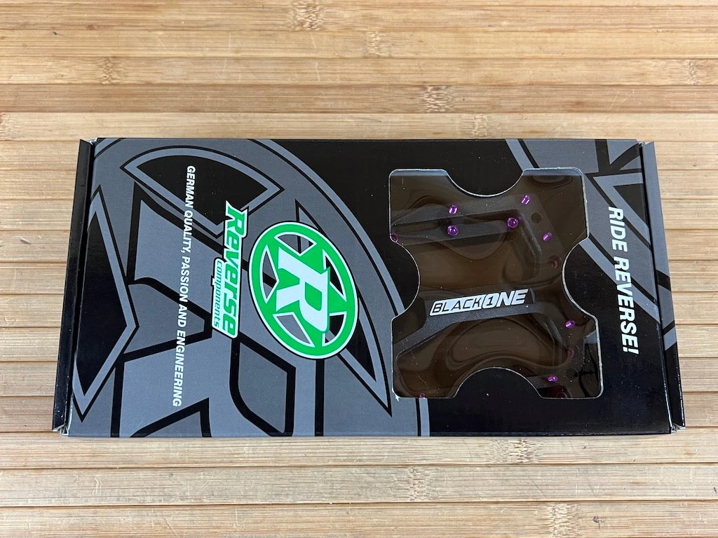 Reverse Components Black One Plattformpedale / Pedale Schwarz/lila 8 Reverse Components Black One Plattformpedale / Pedale Schwarz/lila – Bild 6