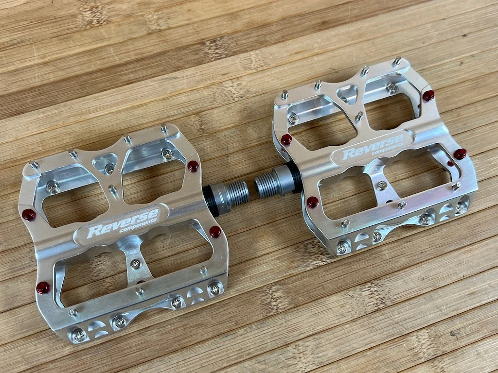 Reverse Components Escape Plattformpedale / Pedale Silver 5 Reverse Components Escape Plattformpedale / Pedale Silver – Bild 3