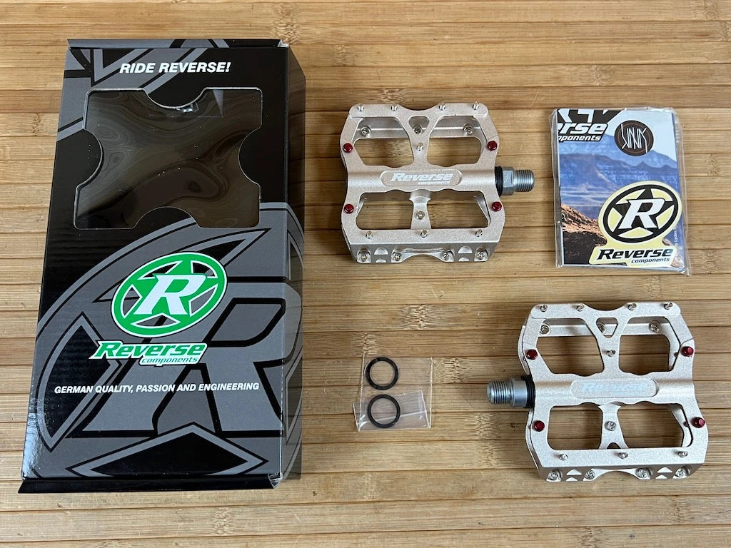 Reverse Components Escape Plattformpedale / Pedale Metallic 3 Reverse Components Escape Plattformpedale / Pedale Metallic