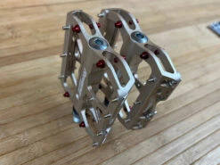 Reverse Components Escape Plattformpedale / Pedale Metallic 14 Reverse Components Escape Plattformpedale / Pedale Metallic -Reverse Verkäufe IMG 0348