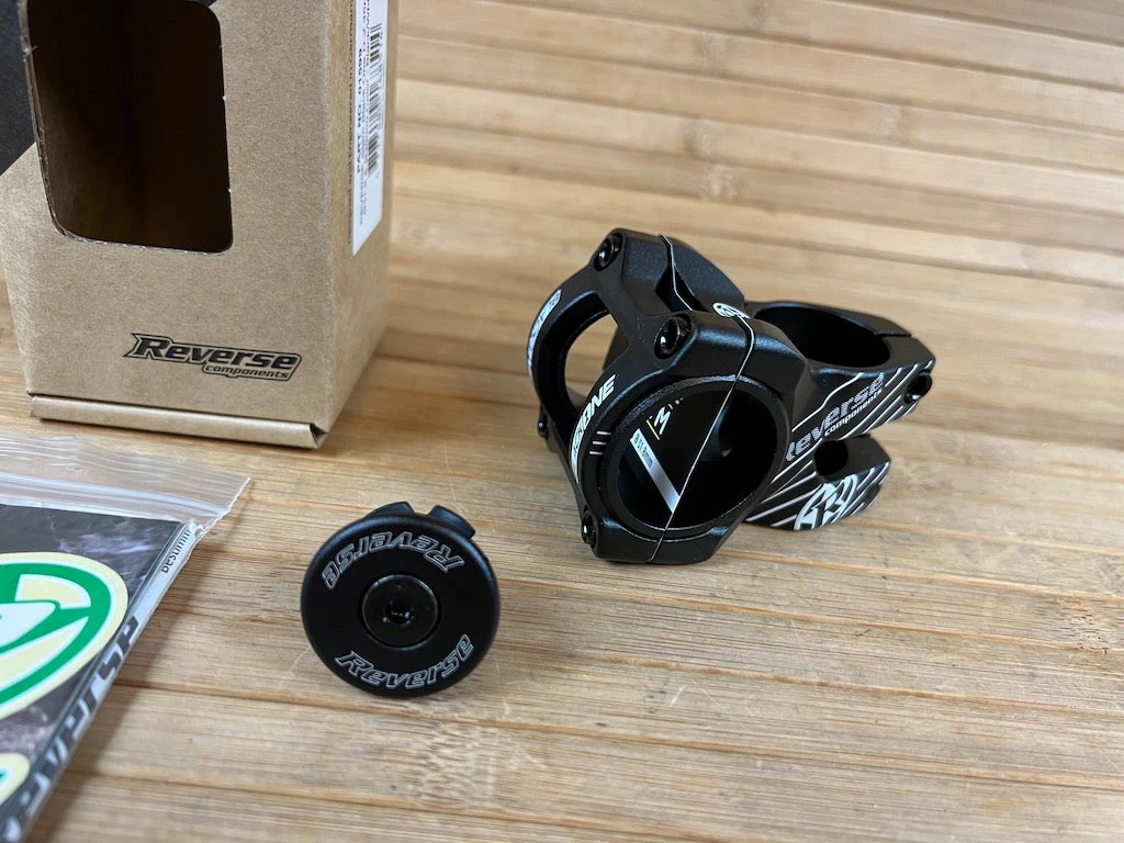 Reverse Black-One D-2 35mm Ø31,8 & Ø35mm Vorbau Black/white 4 Reverse Black-One D-2 35mm Ø31,8 & Ø35mm Vorbau Black/white – Bild 2