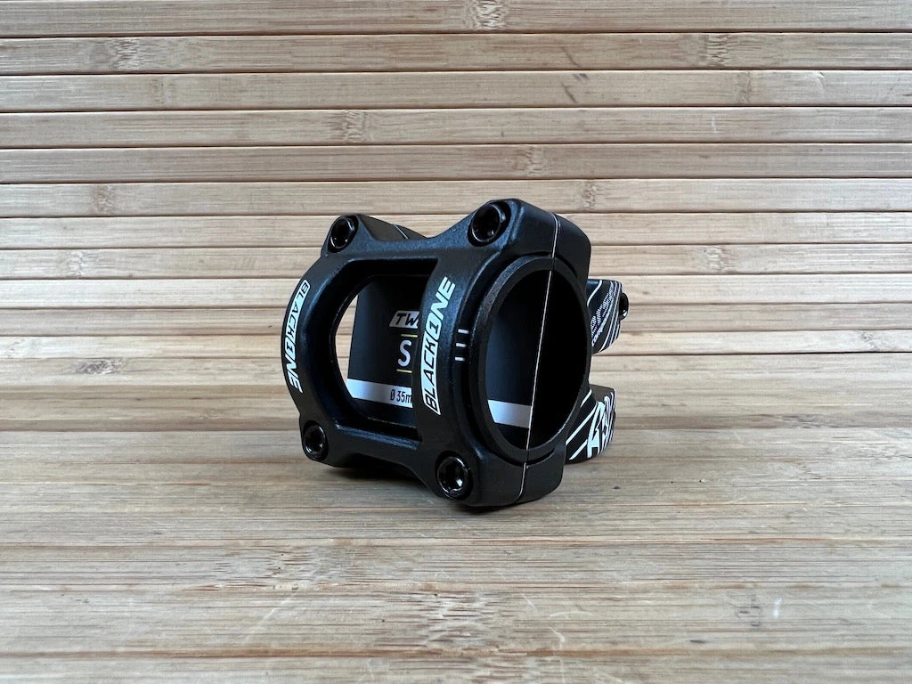 Reverse Black-One D-2 35mm Ø31,8 & Ø35mm Vorbau Black/white 6 Reverse Black-One D-2 35mm Ø31,8 & Ø35mm Vorbau Black/white – Bild 4