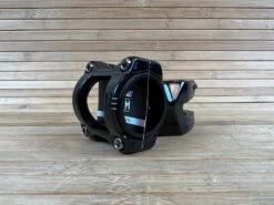 Reverse Components Black-ONE D-2 Titan Vorbau 50mm Schwarz 13 Reverse Components Black-ONE D-2 Titan Vorbau 50mm Schwarz -Reverse Verkäufe IMG 0367