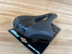 Reverse AM Ergo Sattel Schwarz -Reverse Verkäufe IMG 0406