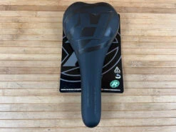 Reverse Fort Will Style Sattel Schwarz