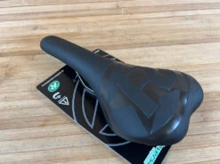 Reverse Fort Will Style Sattel Schwarz -Reverse Verkäufe IMG 0414 c363837d 0fcb 4140 80c5 66ce9edf542e