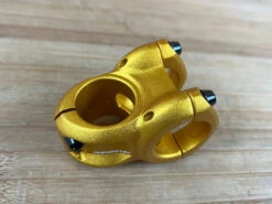 Spank Spoon 318 Stem / Vorbau Gold 31,8mm / 33mm 13 Spank Spoon 318 Stem / Vorbau Gold 31,8mm / 33mm -Reverse Verkäufe IMG 0420 9506ca74 24f4 4bd2 aac9 ae3a09adb16a