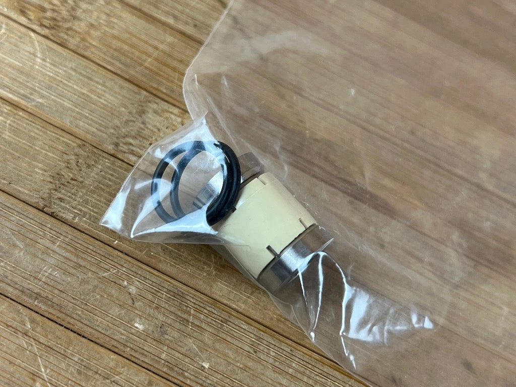 Burgtec TITAN Dämpferbuchse 22x8mm 4 Burgtec TITAN Dämpferbuchse 22x8mm – Bild 2