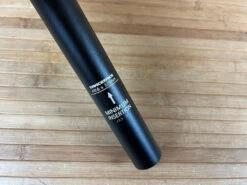 Race Face Chester Sattelstütze 31,6mm / 325mm Black -Reverse Verkäufe IMG 0469 560cefa1 0841 4773 9eb3 93c9199338bd