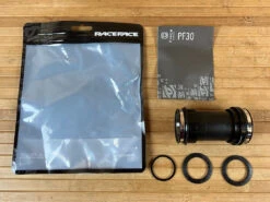 Race Face Pressfit PF30 30mm Innenlager 68/73mm Cinch