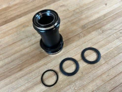 Race Face Pressfit PF30 30mm Innenlager 68/73mm Cinch -Reverse Verkäufe IMG 0479 a12cd160 8cb6 43a9 816e 6a32b2168780