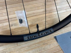 Race Face Turbine SL Hinterrad HR 29" Boost Schwarz XD -Reverse Verkäufe IMG 0517 e3758d51 48a3 41ff 8088 9a6fe2561ad6