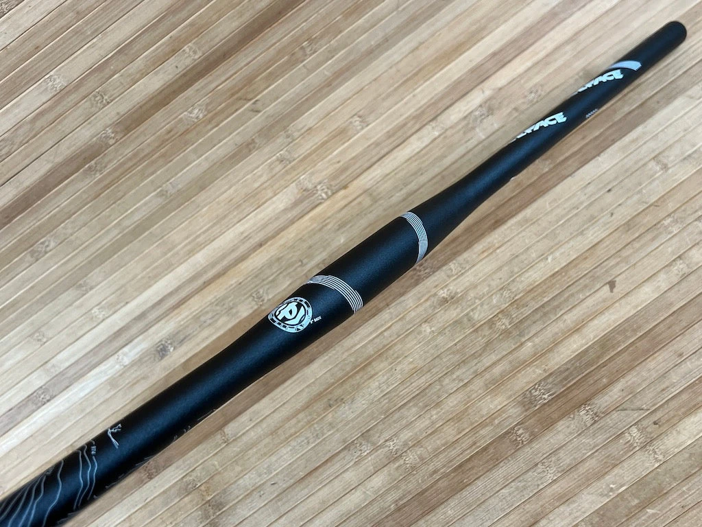 Race Face Atlas Lenker Black 785mm / 31,8mm / FLAT 8 Race Face Atlas Lenker Black 785mm / 31,8mm / FLAT – Bild 6