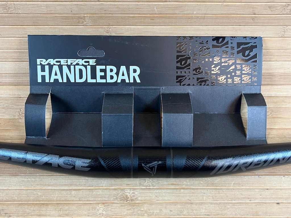 Race Face Turbine R Lenker Black 800mm / 35mm / 10mm Rise 4 Race Face Turbine R Lenker Black 800mm / 35mm / 10mm Rise – Bild 2