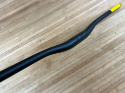 Race Face Turbine R Lenker Black 800mm / 35mm / 20mm Rise 16 Race Face Turbine R Lenker Black 800mm / 35mm / 20mm Rise -Reverse Verkäufe IMG 0581 c229a5d9 40bd 4ccd 952a 99e83d638fe5