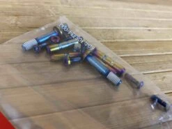 SRAM Bremshebel Hardware Upgrade Kit Rainbow, Für 2 Bremshebel G2 ULT/RSC -Reverse Verkäufe IMG 0595