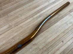 Race Face Atlas Lenker Kash Money 820mm / 35mm / 35mm Rise 15 Race Face Atlas Lenker Kash Money 820mm / 35mm / 35mm Rise -Reverse Verkäufe IMG 0595 f2ce7547 c2a7 4f7d 9e91 fe93fb82ae4c