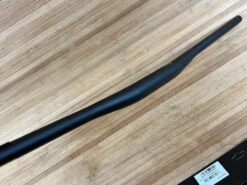 Race Face Chester Lenker Black 780mm / 35mm / 10mm Rise -Reverse Verkäufe IMG 0614 b1652959 1acb 4a2f b2e4 ea941c69ece8