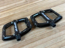 Spank Spoon 100 Pedale / Plattformpedale Schwarz -Reverse Verkäufe IMG 0748 0eb5e678 6c99 4483 9fd7 6f6290c879bb