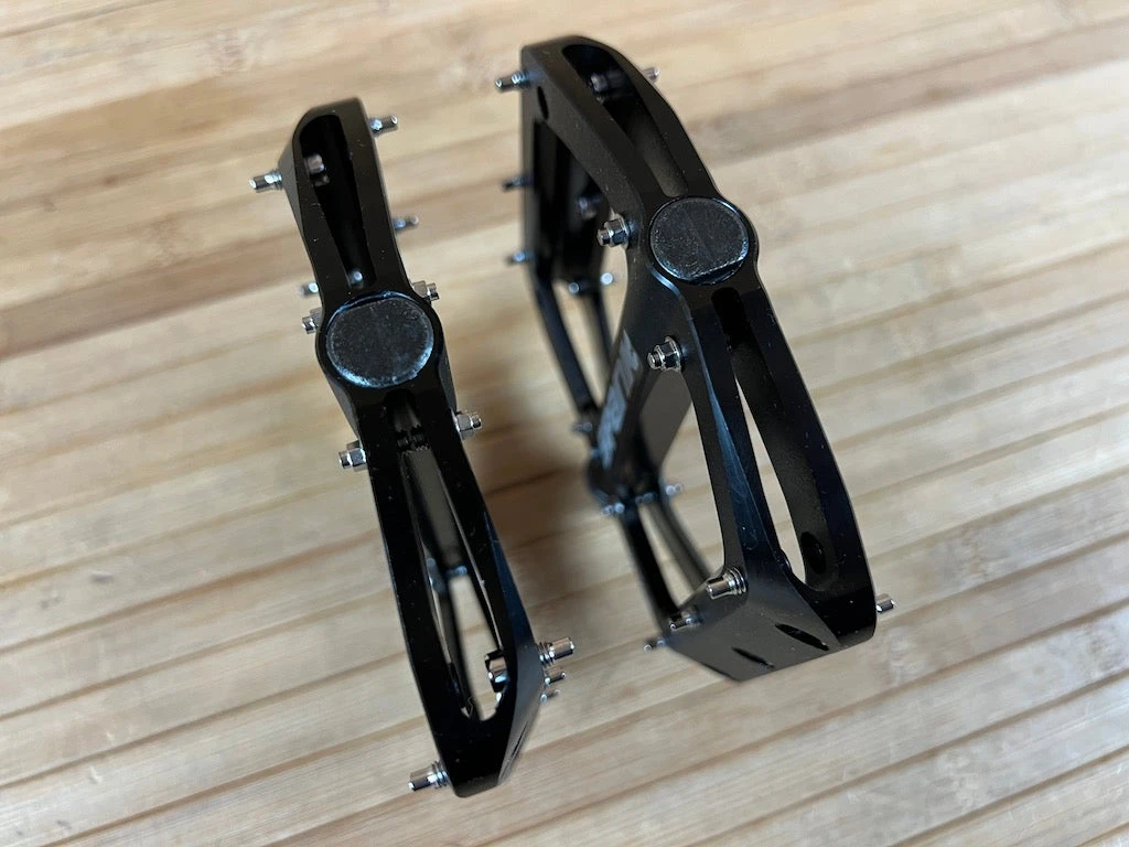 Spank Spoon 110 Pedale / Plattformpedale Schwarz 6 Spank Spoon 110 Pedale / Plattformpedale Schwarz – Bild 4