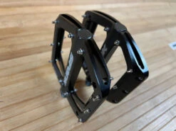 Spank Spoon 110 Pedale / Plattformpedale Schwarz 14 Spank Spoon 110 Pedale / Plattformpedale Schwarz -Reverse Verkäufe IMG 0755 98b97fec ff4e 4c83 9d2d 411f02f04fb3