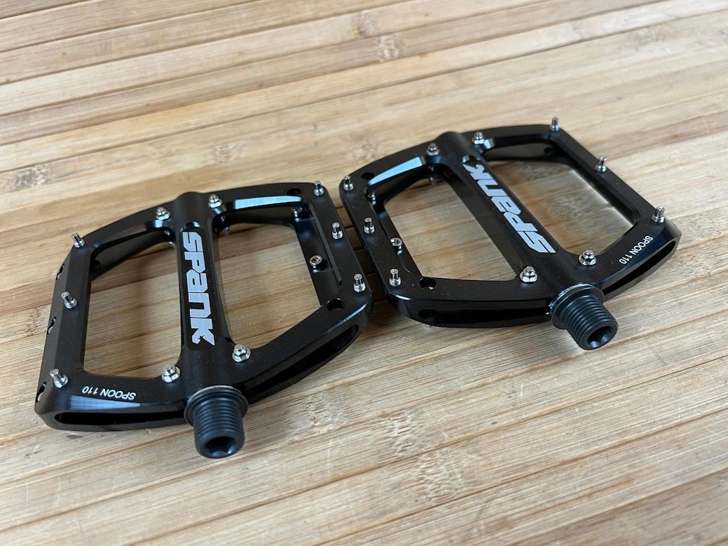 Spank Spoon 110 Pedale / Plattformpedale Schwarz 8 Spank Spoon 110 Pedale / Plattformpedale Schwarz – Bild 6