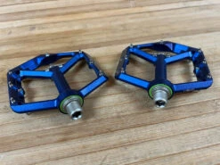 Spank Oozy Trail Reboot Pedale / Plattformpedale Blue -Reverse Verkäufe IMG 0789