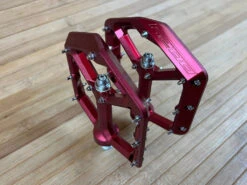 Spank Oozy Trail Reboot Pedale / Plattformpedale Red -Reverse Verkäufe IMG 0814