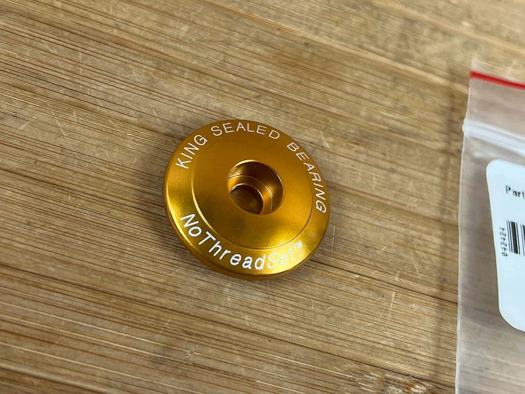 Chris-king Chris King NoThreadSet Ahead Kappe 1 1/8" Gold 4 Chris-king Chris King NoThreadSet Ahead Kappe 1 1/8" Gold – Bild 2