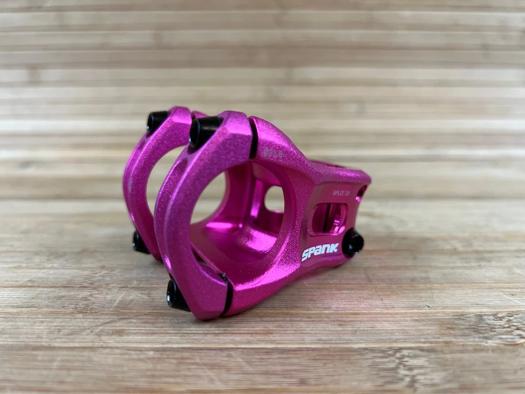 Spank Split Stem / Vorbau Pink 31,8mm / 33mm 5 Spank Split Stem / Vorbau Pink 31,8mm / 33mm – Bild 3