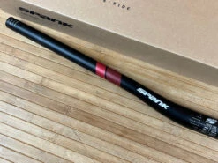 Spank Oozy 780 Vibrocore Lenker Black/red 15mm -Reverse Verkäufe IMG 1109