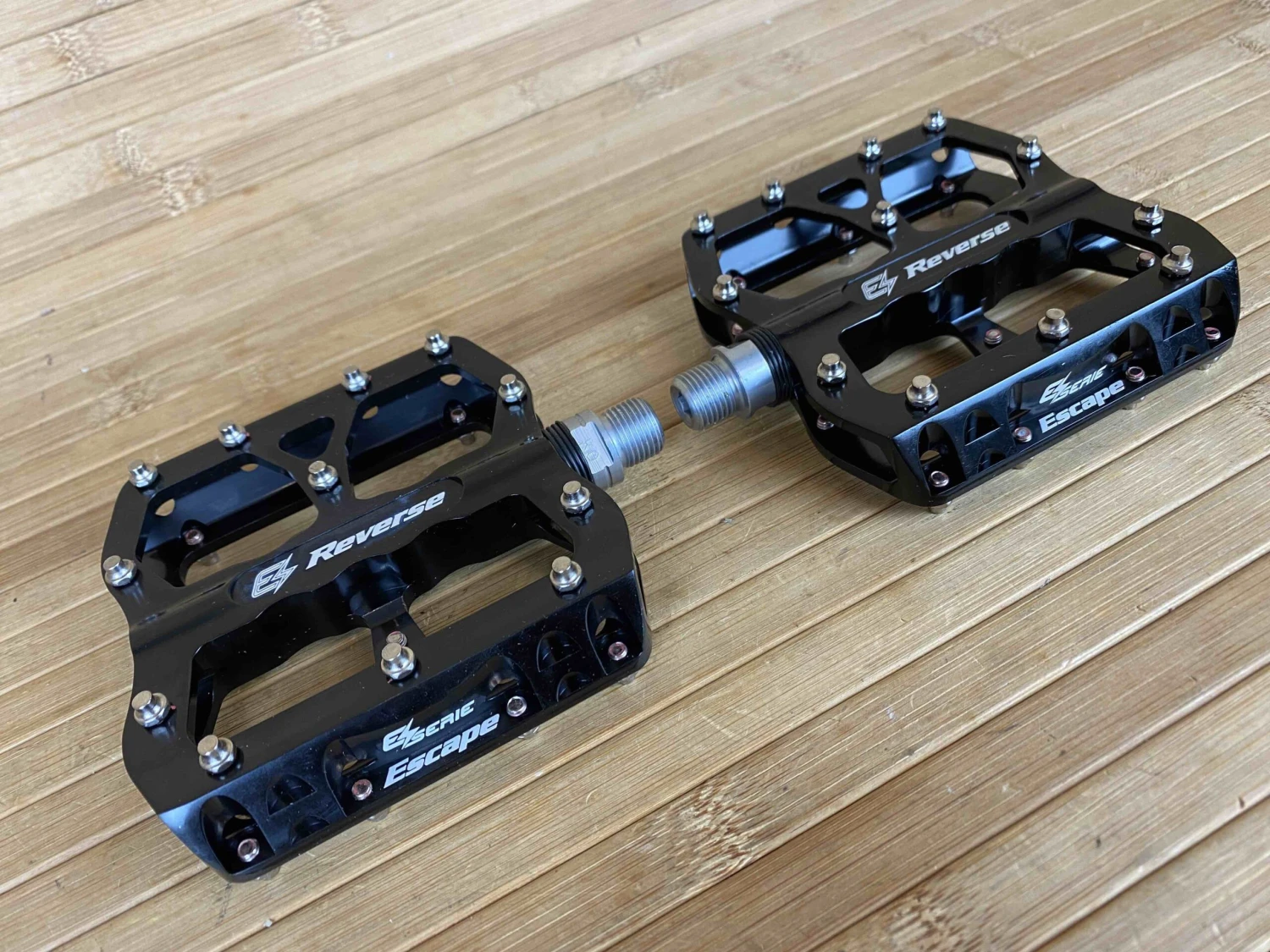 Reverse Components E-Escape Plattformpedale / Pedale Schwarz 5 Reverse Components E-Escape Plattformpedale / Pedale Schwarz – Bild 3