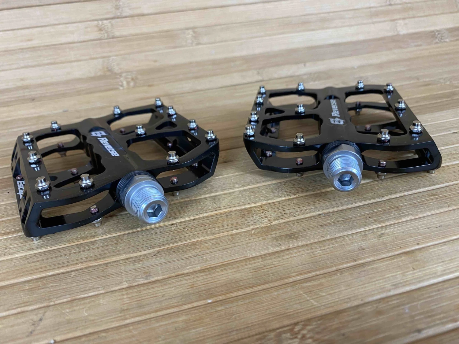 Reverse Components E-Escape Plattformpedale / Pedale Schwarz 7 Reverse Components E-Escape Plattformpedale / Pedale Schwarz – Bild 5