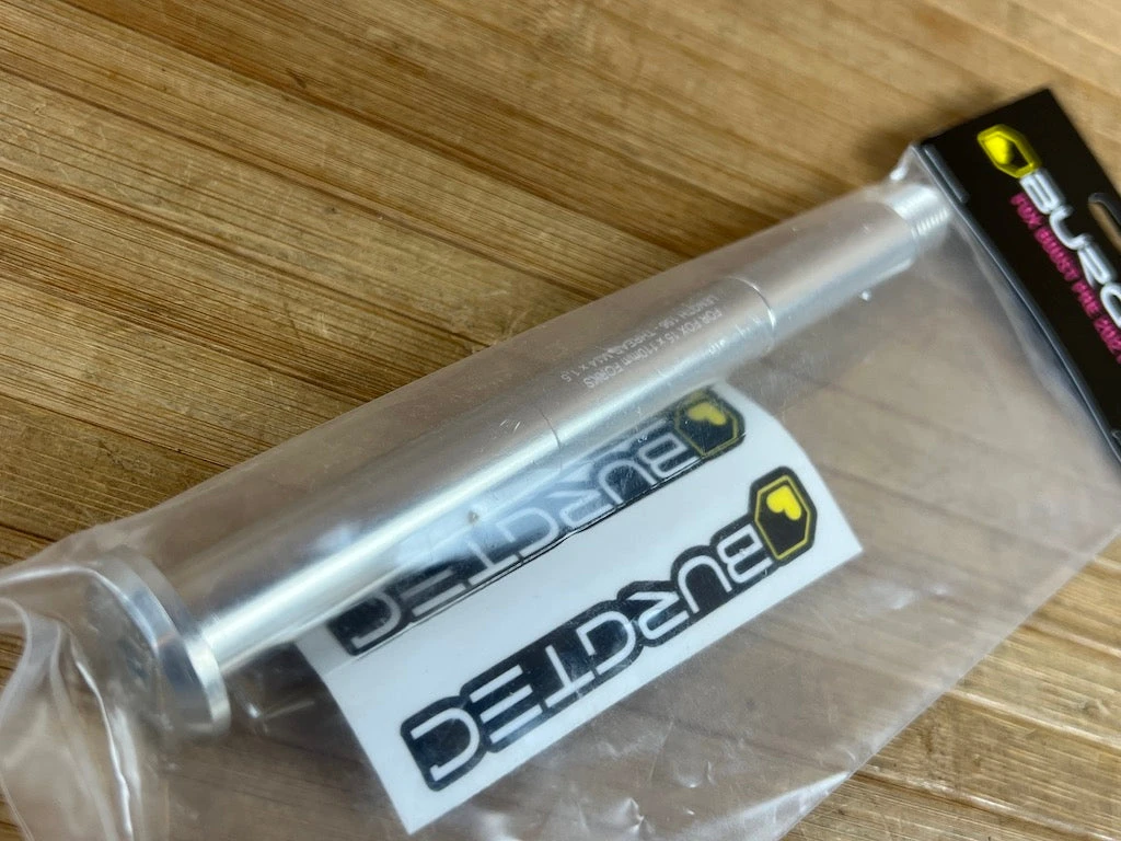 Burgtec FOX Boost Achse / Axle PRE 2021 Rhodium Silver 4 Burgtec FOX Boost Achse / Axle PRE 2021 Rhodium Silver – Bild 2