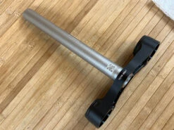 Fox 40 2021 Untere Brücke Mit Schaft 1 1/8" Crown-Steerer 56mm Rake -Reverse Verkäufe IMG 1204