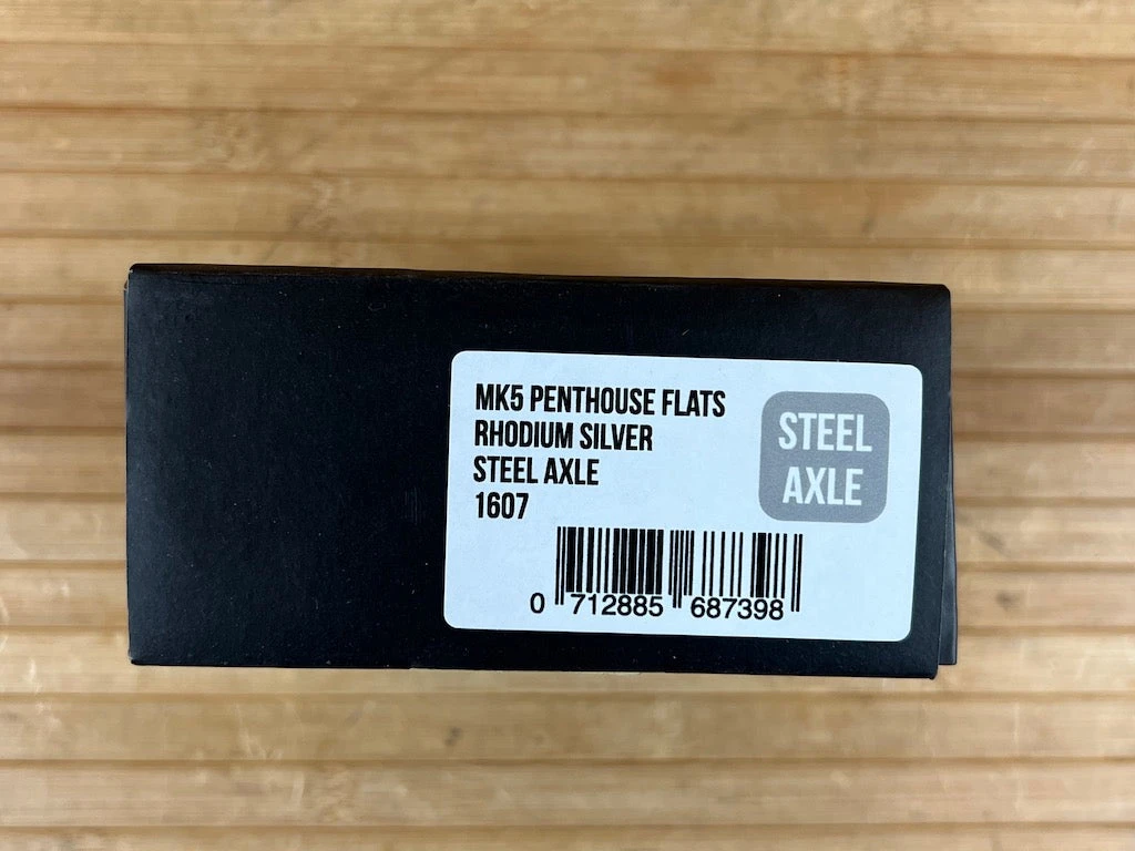 Burgtec MK5 Penthouse Flat Pedals / Pedale Silver Steel Axle 8 Burgtec MK5 Penthouse Flat Pedals / Pedale Silver Steel Axle – Bild 6