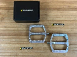 Burgtec MK5 Penthouse Flat Pedals / Pedale Silver Steel Axle